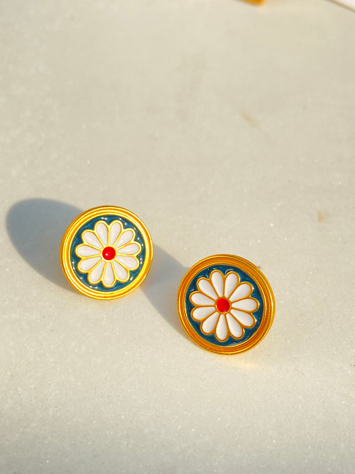Vintage Round Daisy Earrings