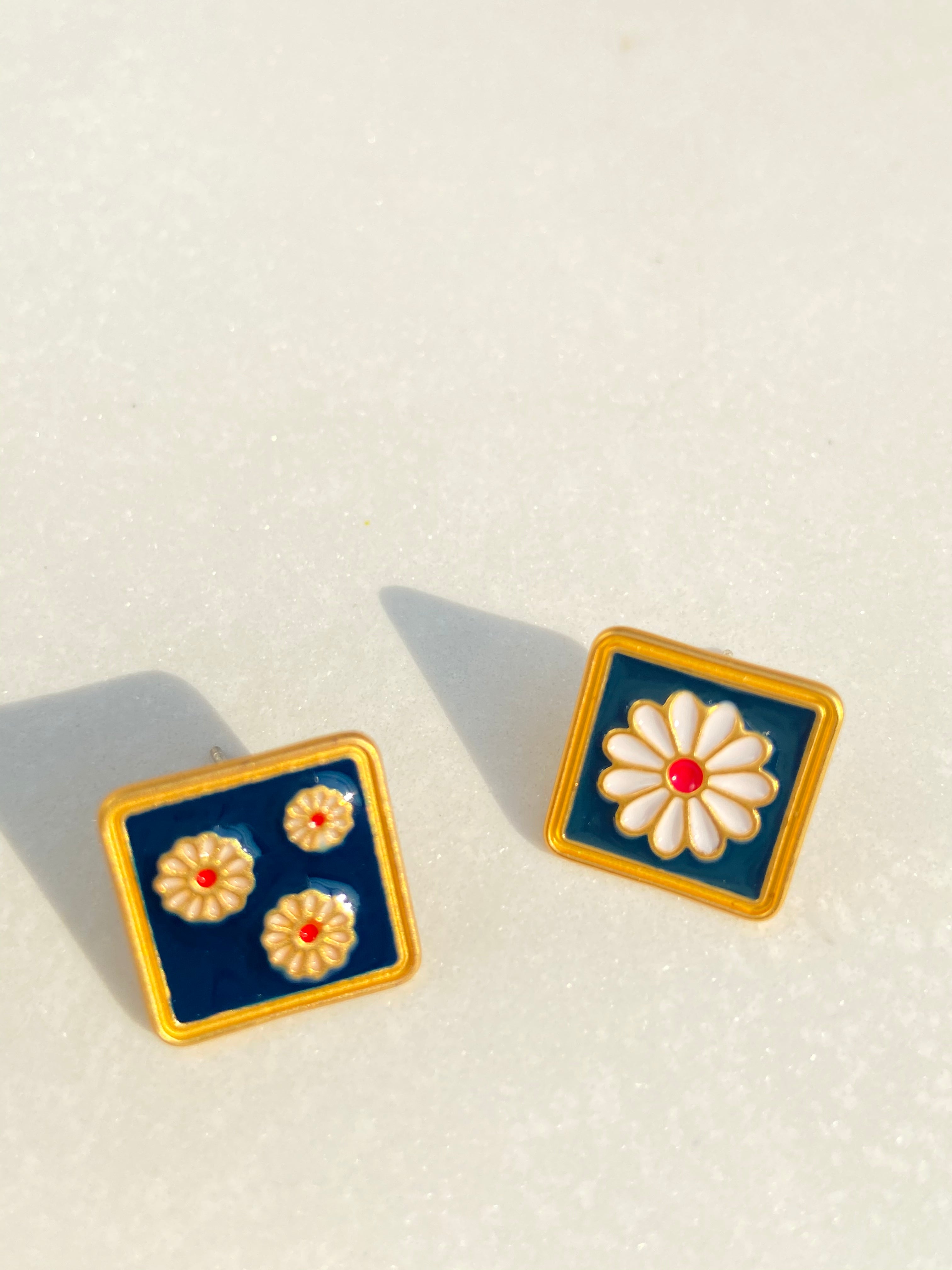 Vintage Square Daisy Earrings